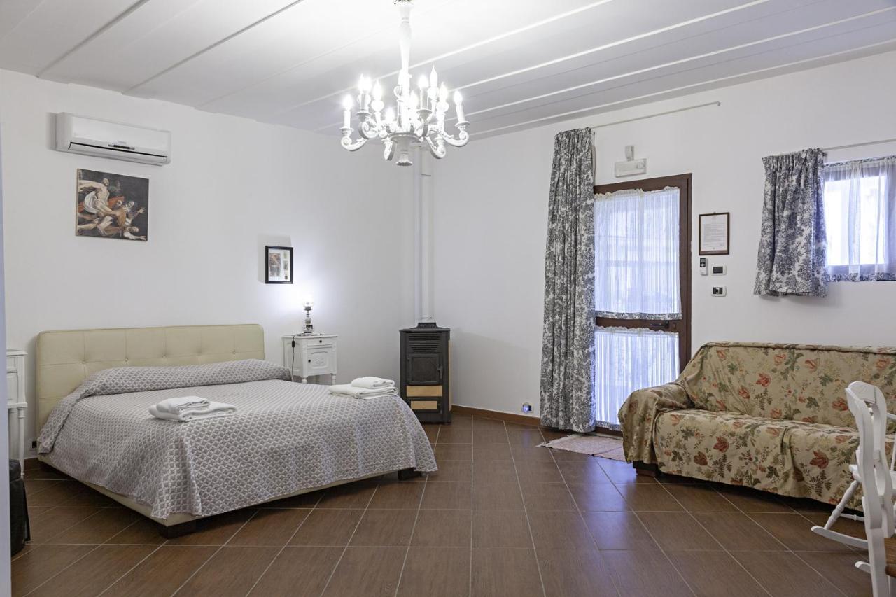 B&B Barletta Acasamia Con Parcheggio Privato Exterior foto